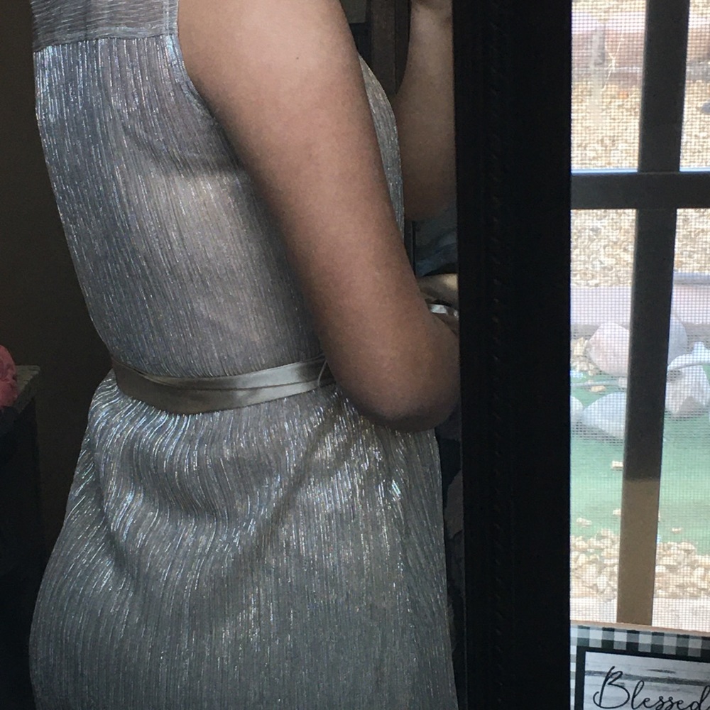 Dress - Picture 4 of 4